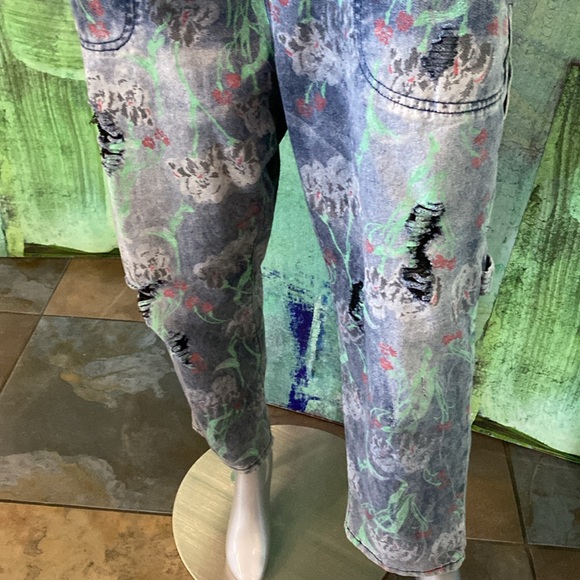 Buykud Floral Overalls - Picture 4 of 9